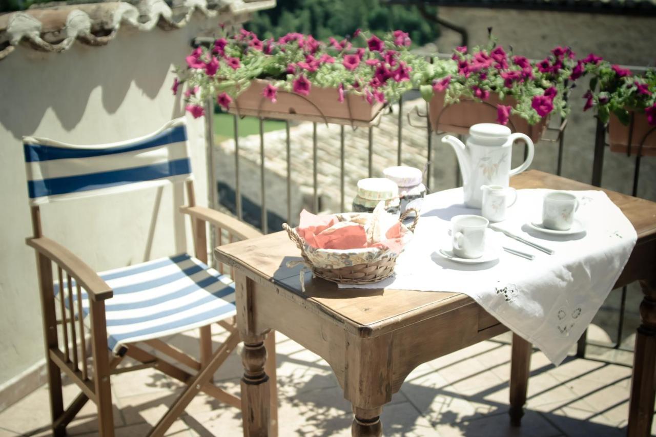 Borgo San Valentino Aparthotel Arrone Eksteriør bilde