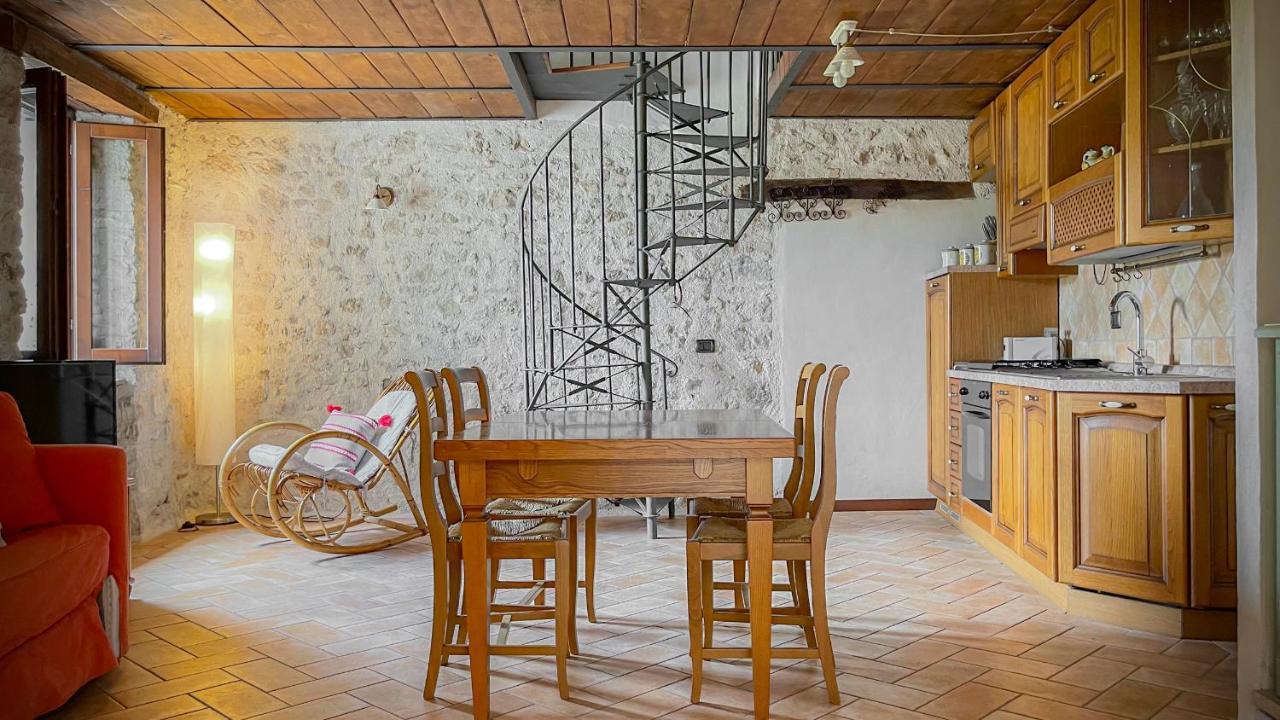 Borgo San Valentino Aparthotel Arrone Eksteriør bilde