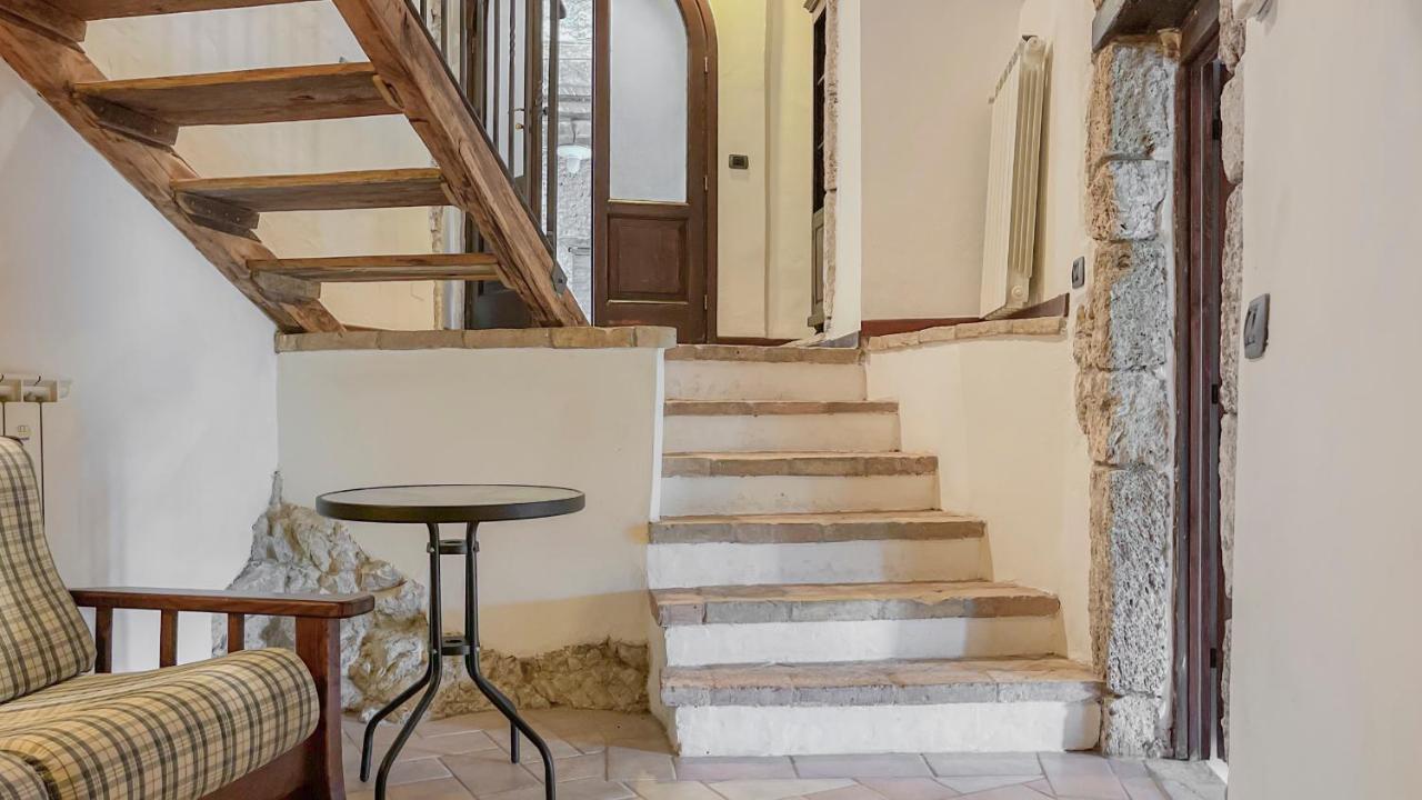 Borgo San Valentino Aparthotel Arrone Eksteriør bilde