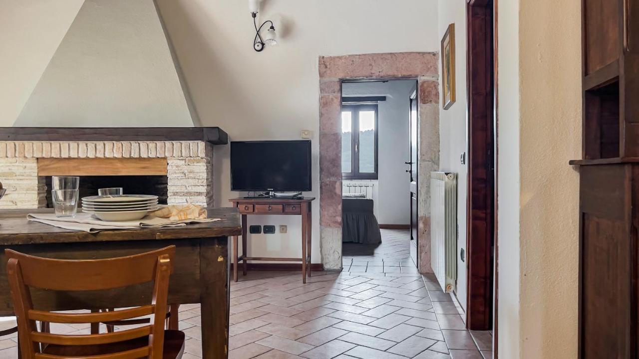 Borgo San Valentino Aparthotel Arrone Eksteriør bilde