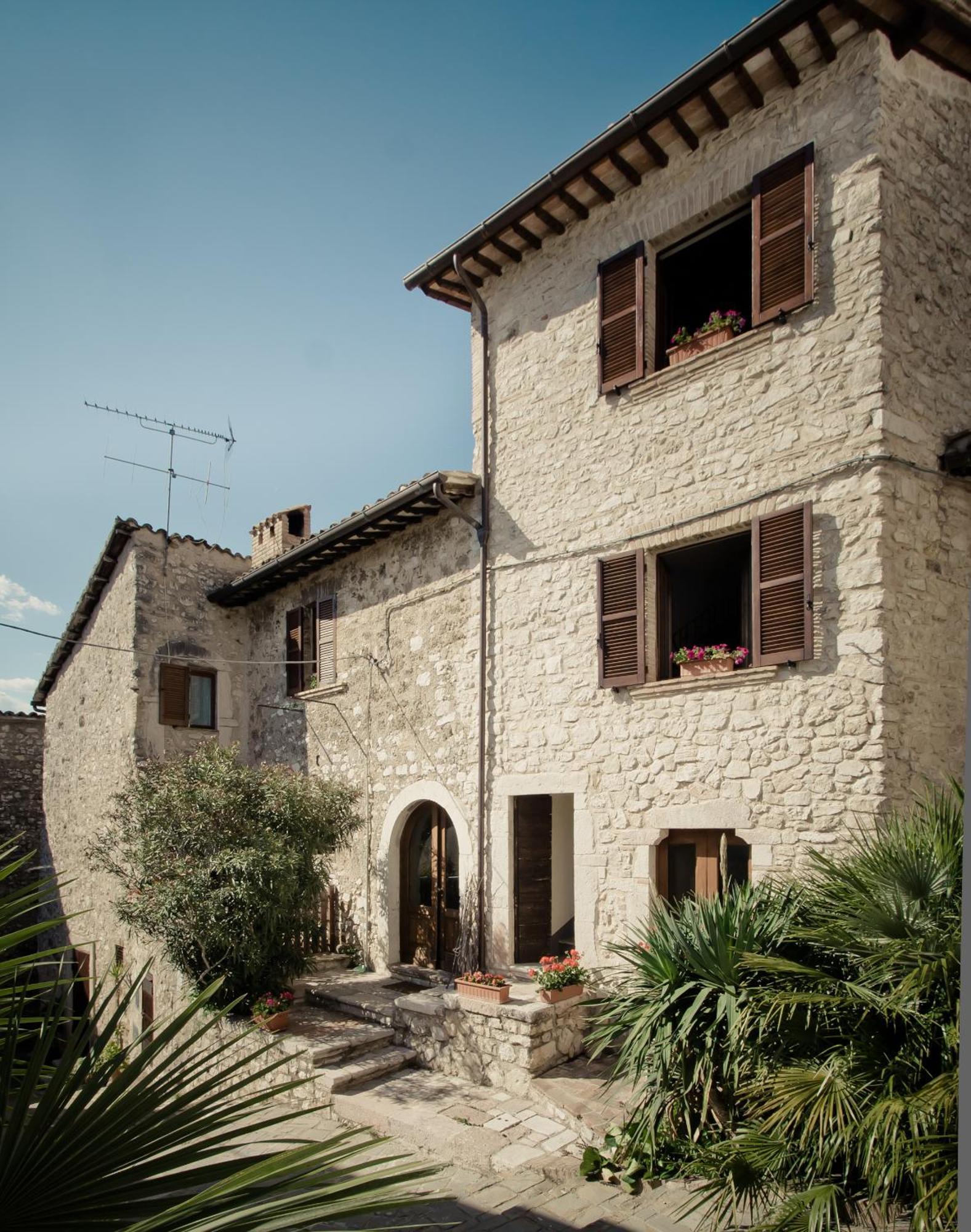 Borgo San Valentino Aparthotel Arrone Eksteriør bilde