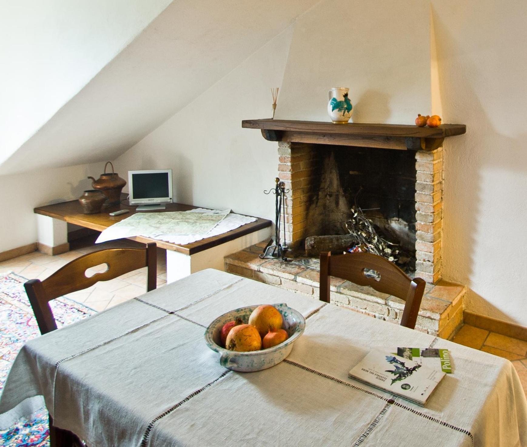 Borgo San Valentino Aparthotel Arrone Eksteriør bilde
