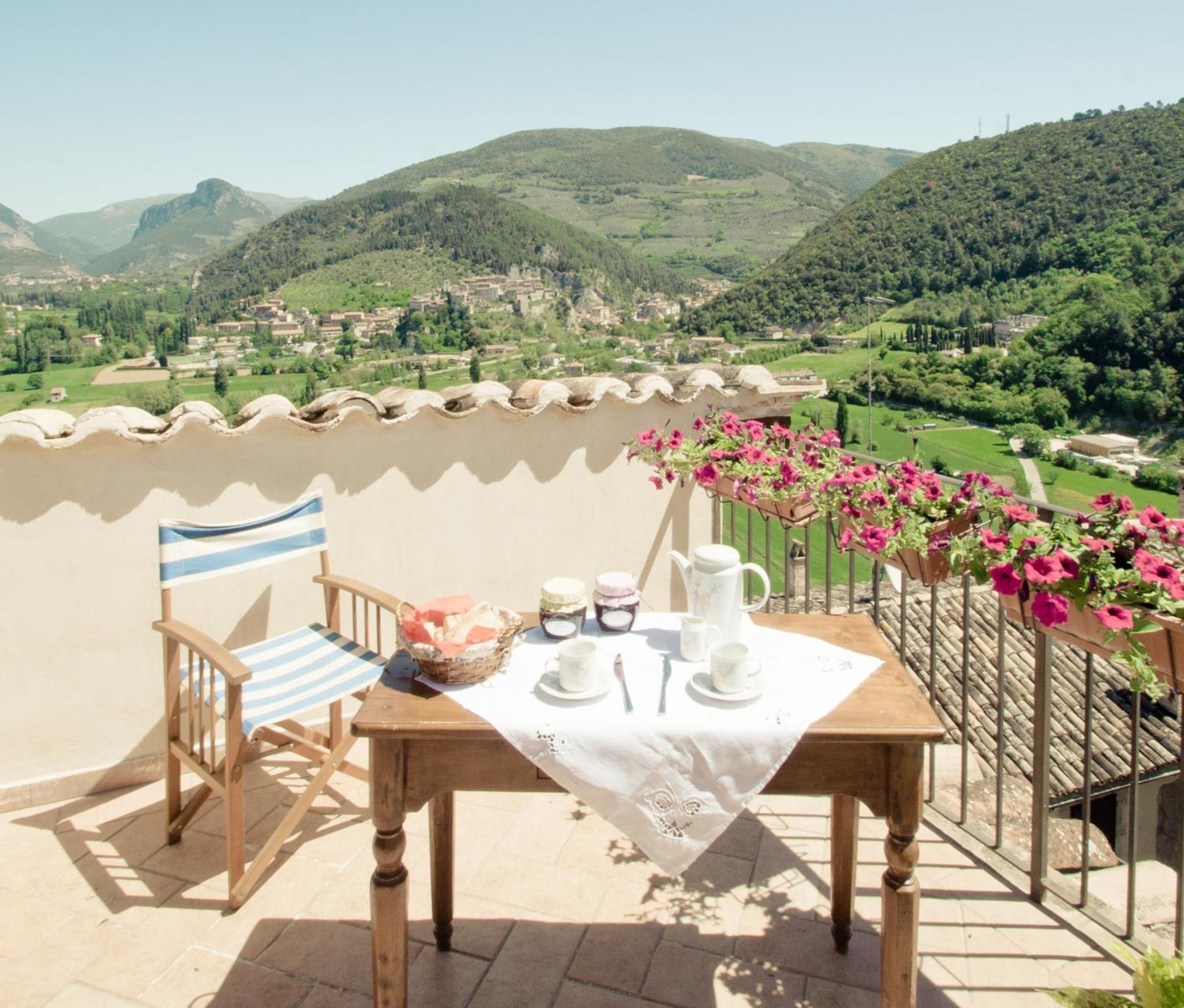 Borgo San Valentino Aparthotel Arrone Eksteriør bilde